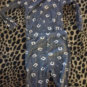 Gray Pajama Set with Horseshoe Pattern